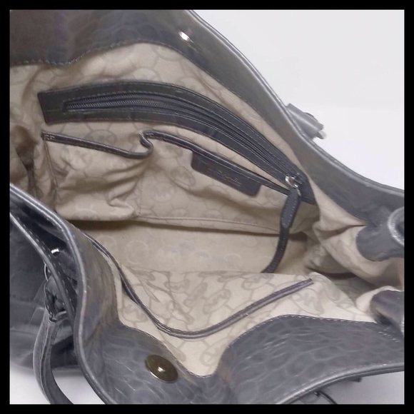 MICHAEL KORS LARGE NORTH SOUTH HAMILTON TOTE - Picture 6 of 8